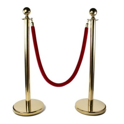 Location 2 potelets or avec corde rouge